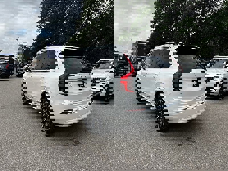 New 2025 Volvo XC90 T8 Plus w/ Protection Package Premier image 4