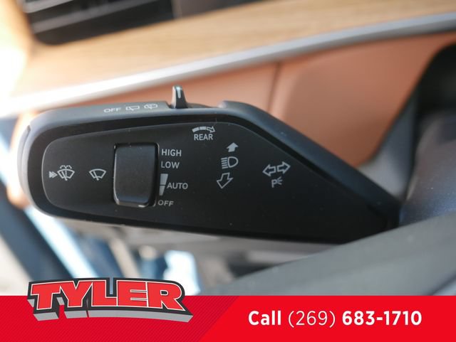 Used 2025 Volkswagen Tiguan SEL R-Line AWD/4WD image 26