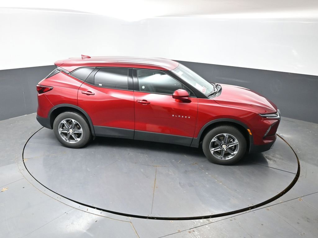 Used 2025 Chevrolet Blazer LT AWD/4WD image 15