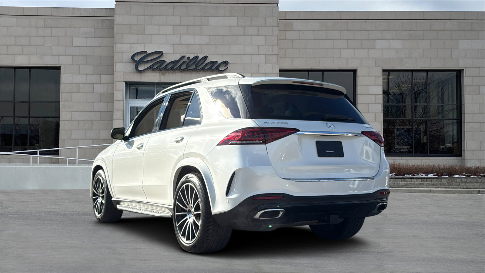 Used 2023 Mercedes-Benz GLE 450 4MATIC image 4