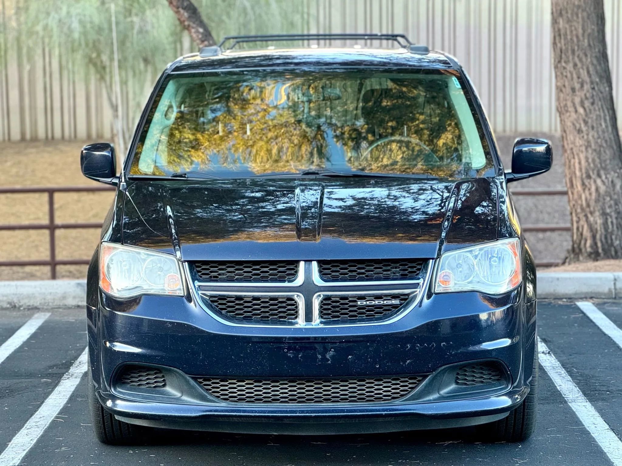 Used 2011 Dodge Grand Caravan Mainstreet image 2