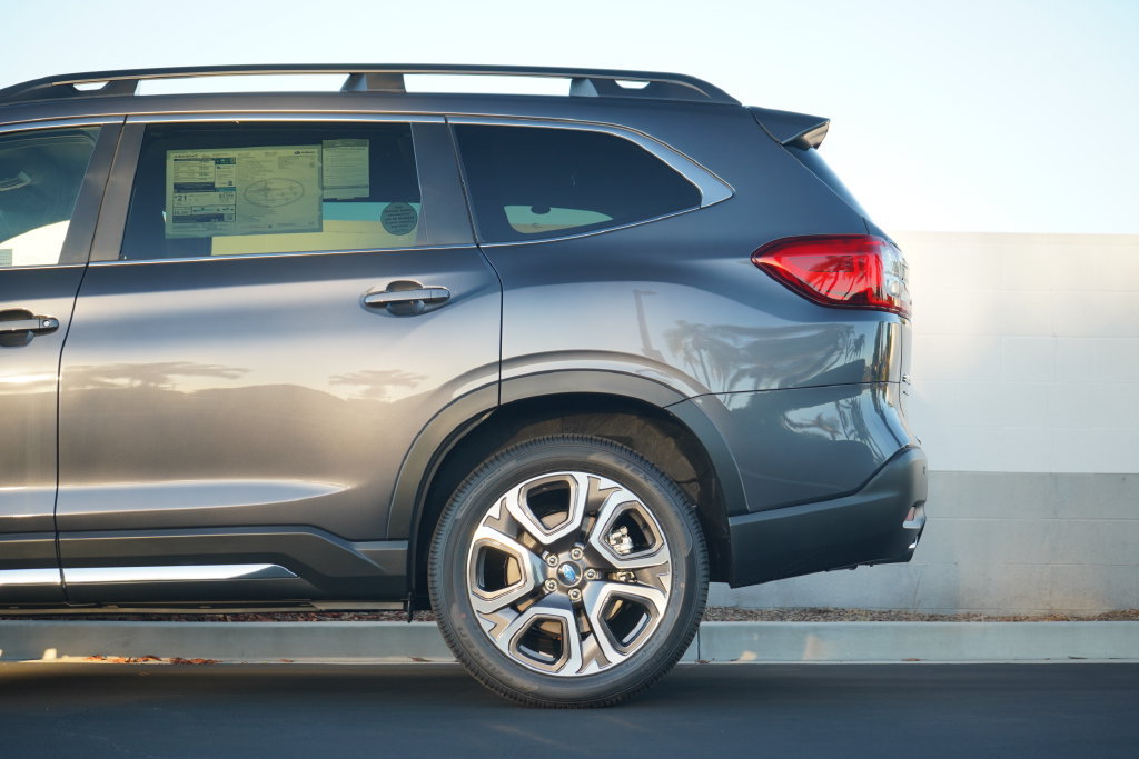 New 2026 Subaru Ascent Limited AWD/4WD image 4