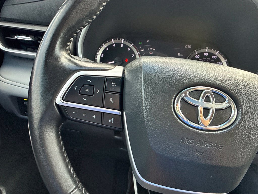 Used 2024 Toyota Highlander XLE AWD/4WD image 42