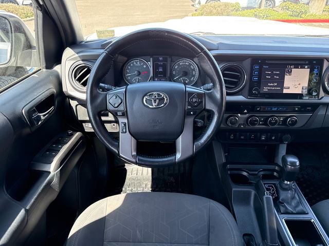 Used 2016 Toyota Tacoma TRD Sport w/ Premium & Technology Package AWD/4WD image 17