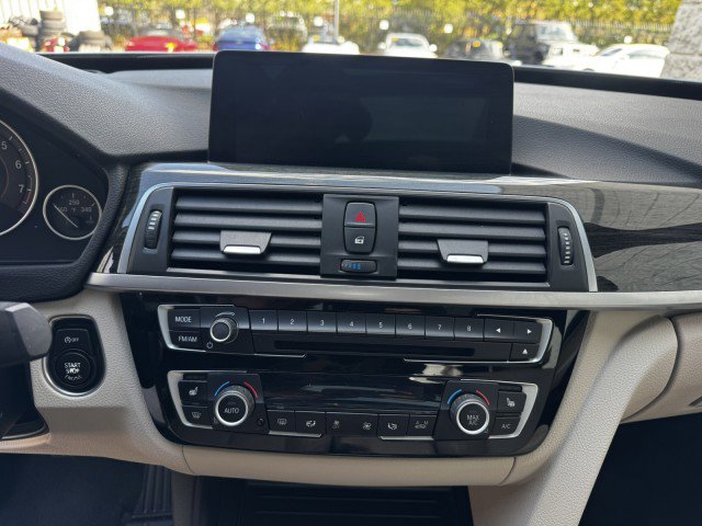 Used 2017 BMW 340i Gran Turismo xDrive image 30