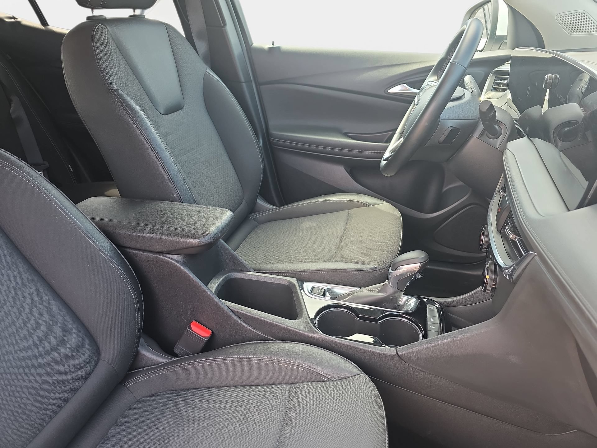 Used 2025 Buick Encore GX Preferred FWD image 10