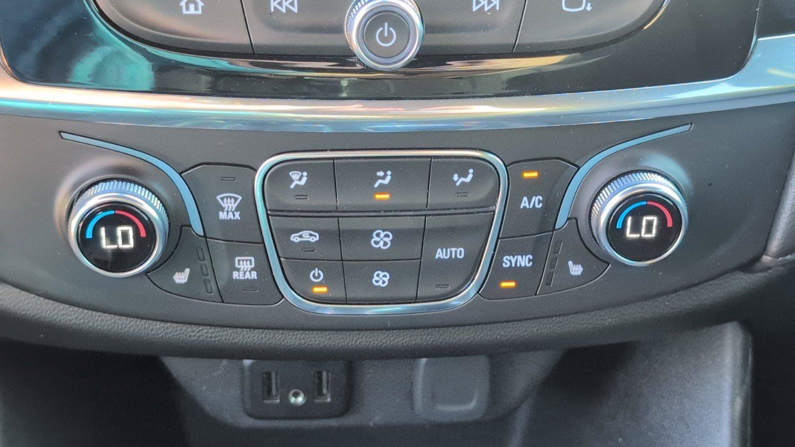 Used 2023 Chevrolet Traverse LT FWD image 24