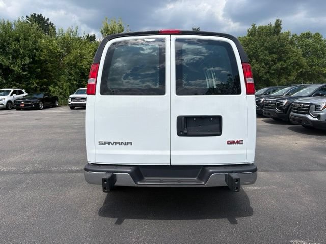 Used 2025 GMC Savana 2500 w/ Driver Convenience Package RWD image 4