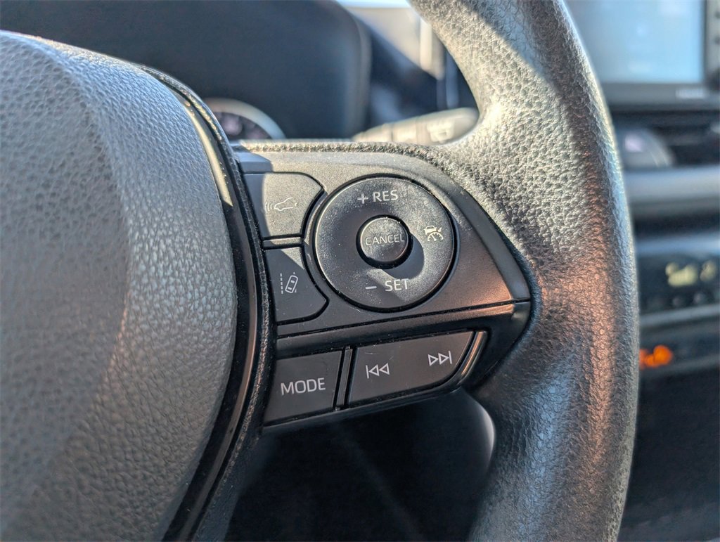 Used 2021 Toyota RAV4 XLE image 21