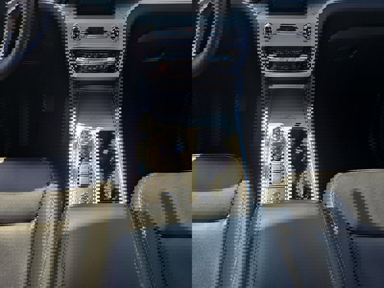 Used 2023 Ford Explorer XLT w/ Equipment Group 202A image 21