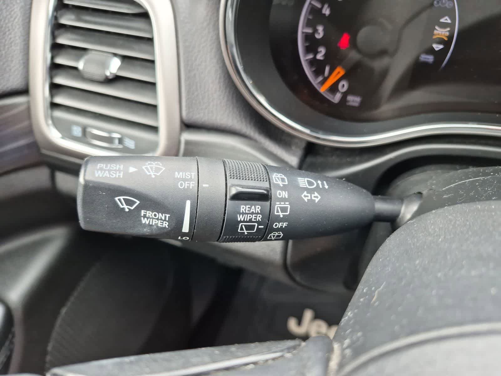 Certified 2019 Jeep Grand Cherokee Altitude AWD/4WD image 28