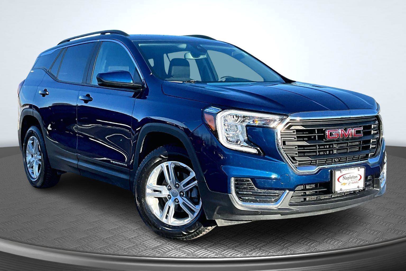 Used 2023 GMC Terrain SLE w/ Driver Convenience Package image 13