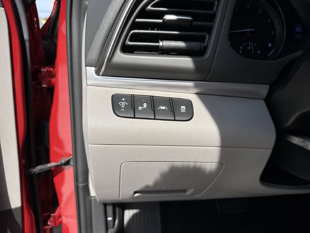Used 2019 Hyundai Elantra SEL FWD image 54