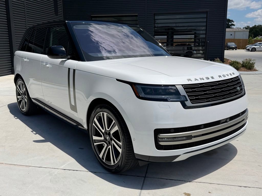 Used 2023 Land Rover Range Rover SE AWD/4WD image 3