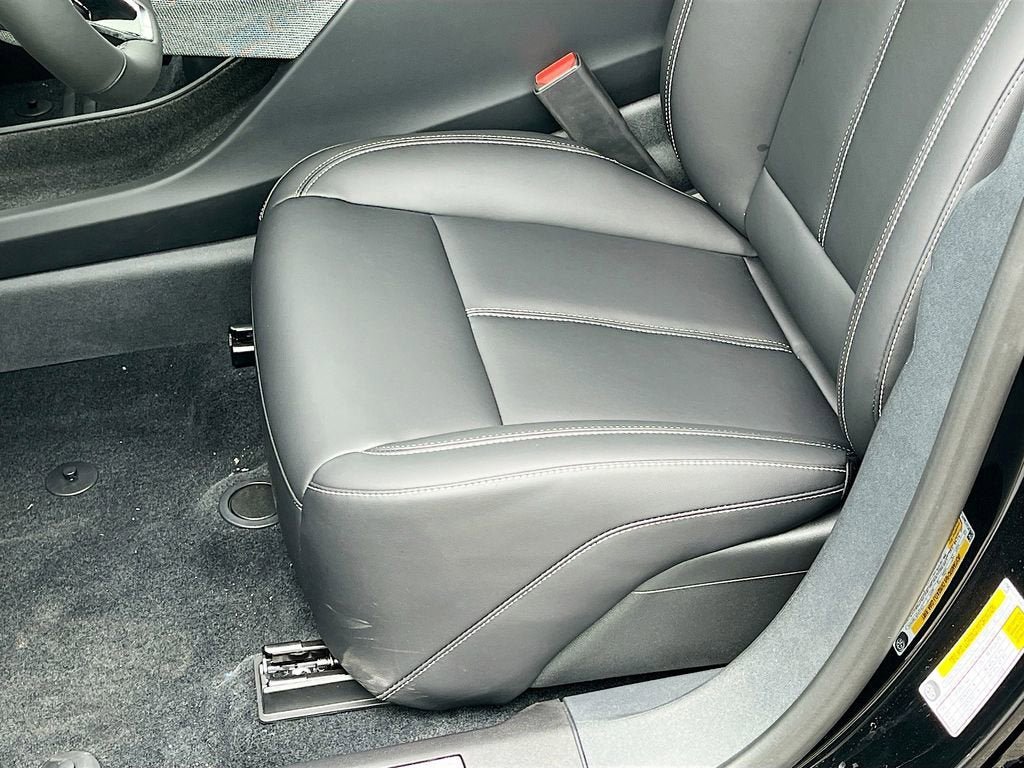 New 2026 Cadillac Optiq Sport 1 w/ LPO, Floor Liner Package AWD/4WD image 13