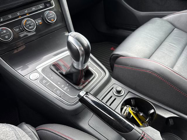 Used 2017 Volkswagen GTI Autobahn image 25