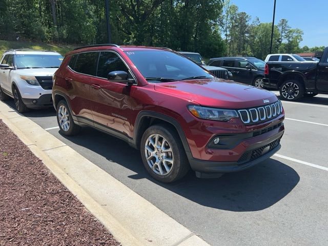 Used 2022 Jeep Compass Latitude AWD/4WD image 7