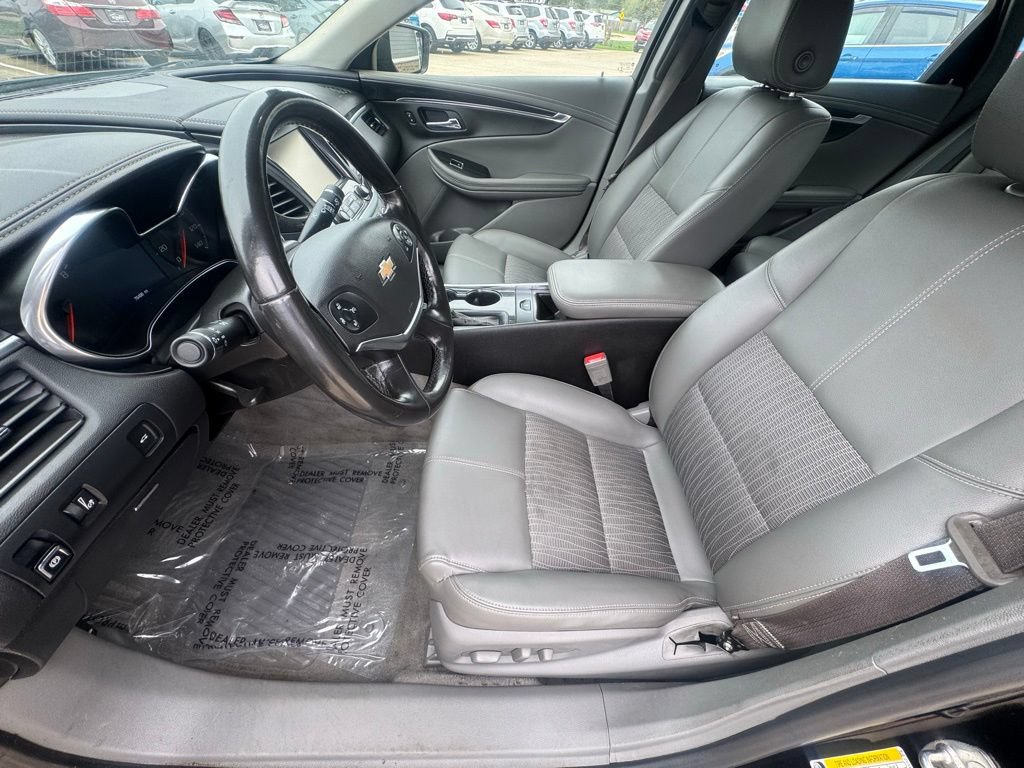 Used 2018 Chevrolet Impala LT FWD image 10