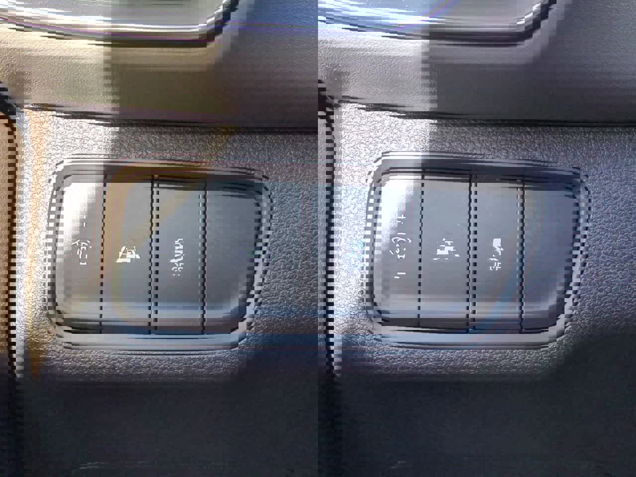 Used 2020 Hyundai Santa Fe SE image 18