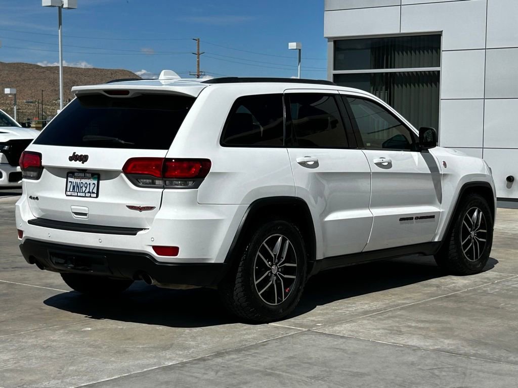 Used 2017 Jeep Grand Cherokee Trailhawk image 8