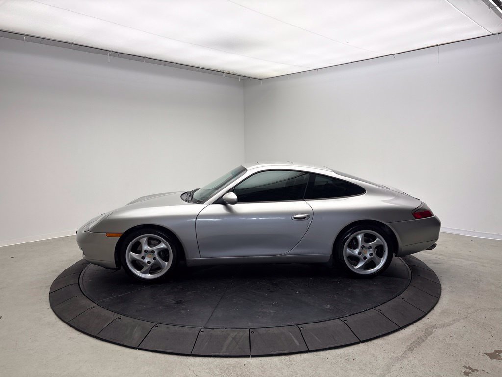 Used 2001 Porsche 911 Carrera RWD image 2