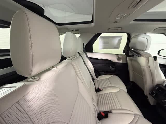 New 2026 Land Rover Discovery S AWD/4WD image 29