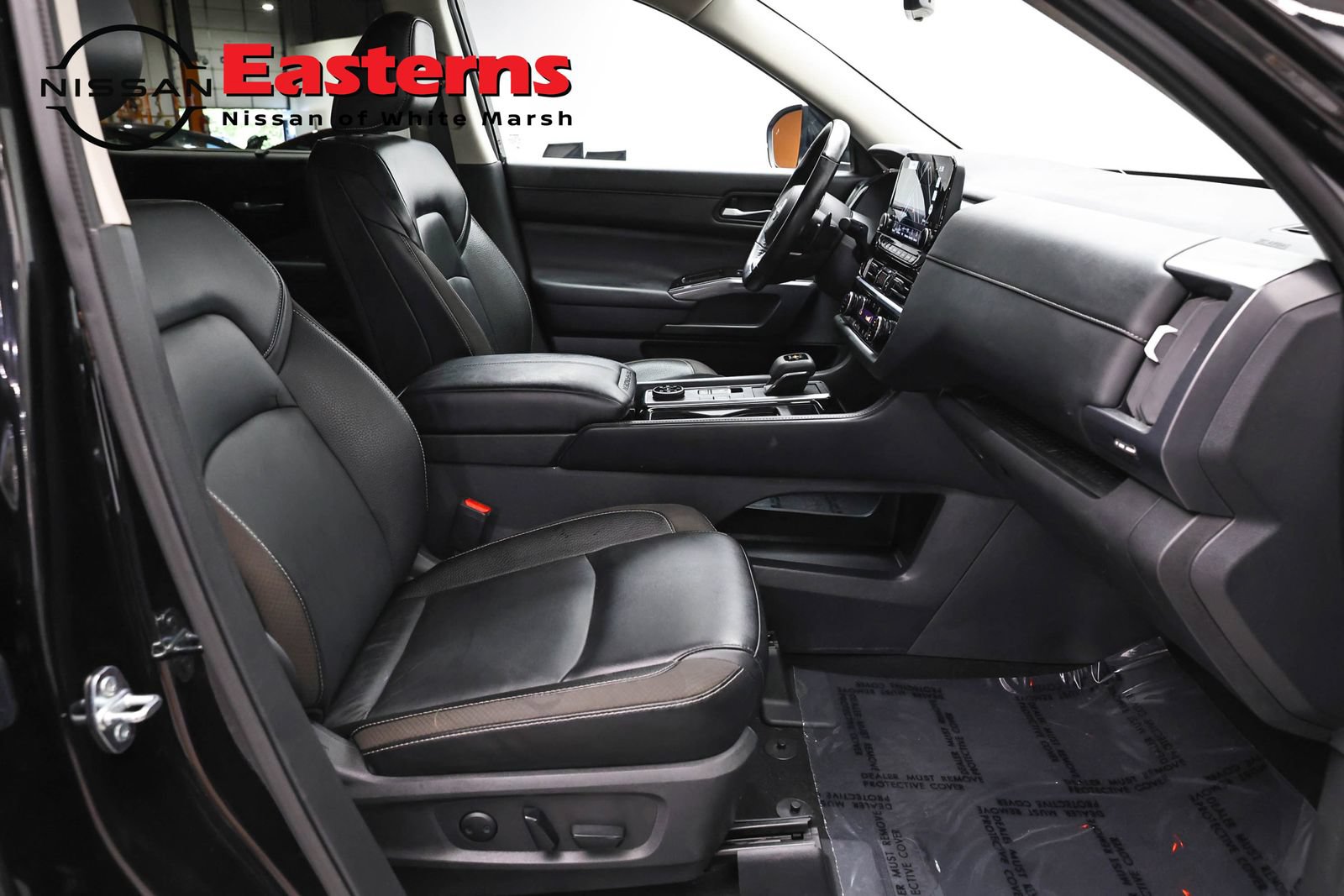 Used 2023 Nissan Pathfinder SL AWD/4WD image 23