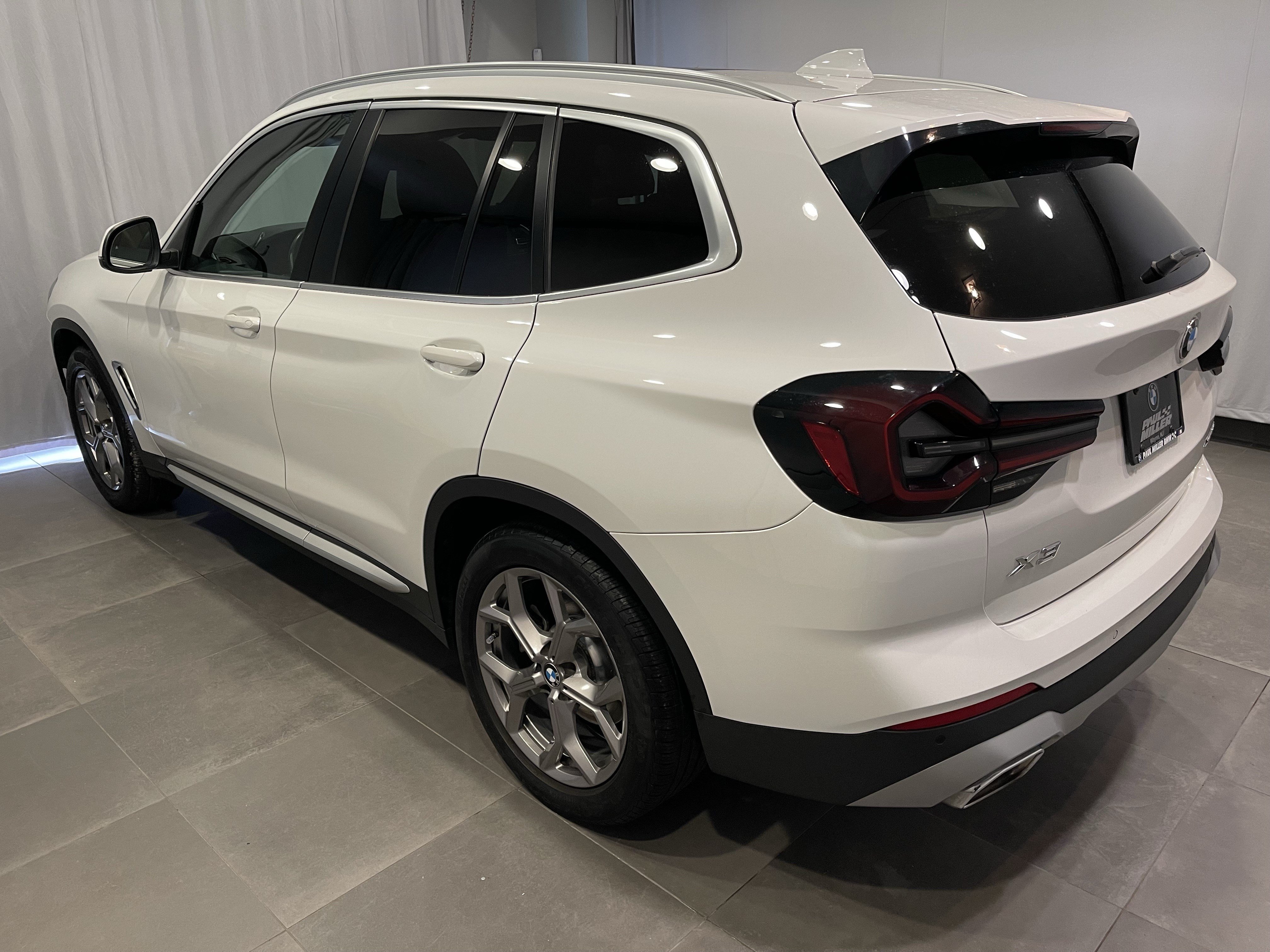 Used 2022 BMW X3 xDrive30i w/ Premium Package 2 AWD/4WD image 4