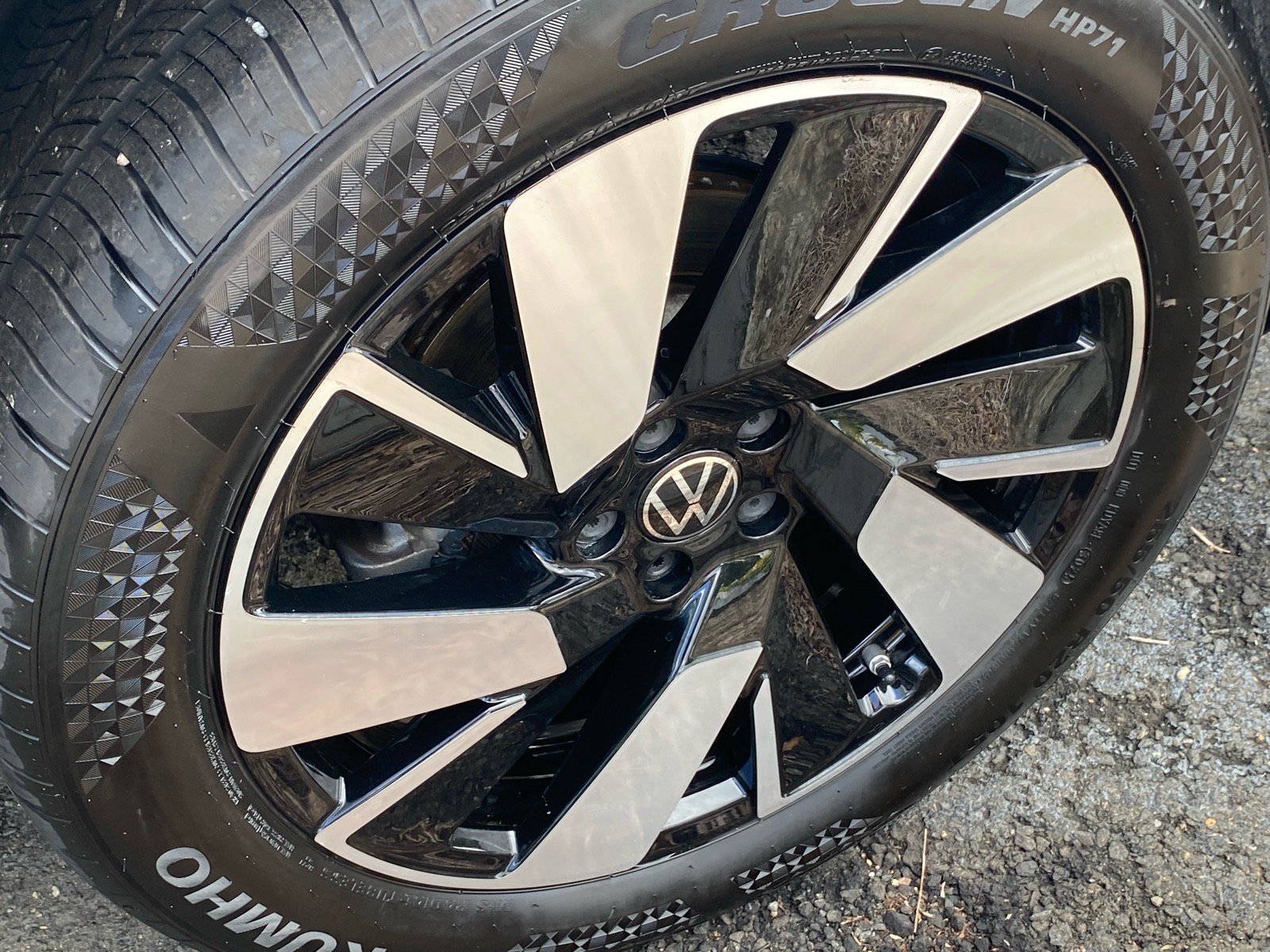 Certified 2026 Volkswagen Atlas Cross Sport SE AWD/4WD image 18