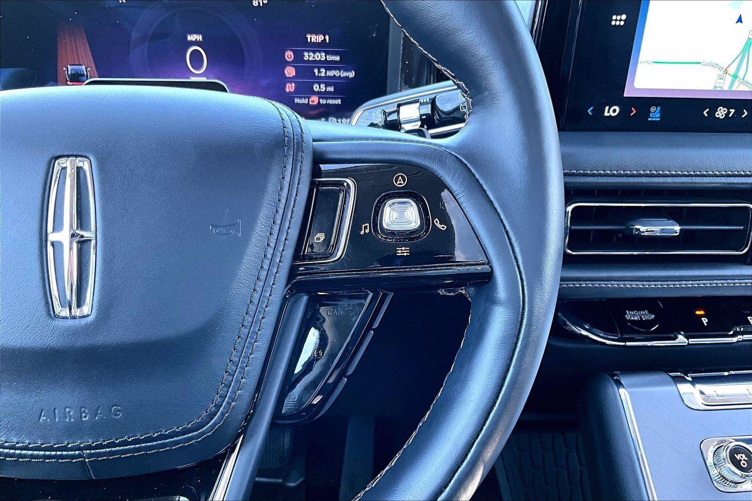 Used 2025 Lincoln Aviator AWD image 20