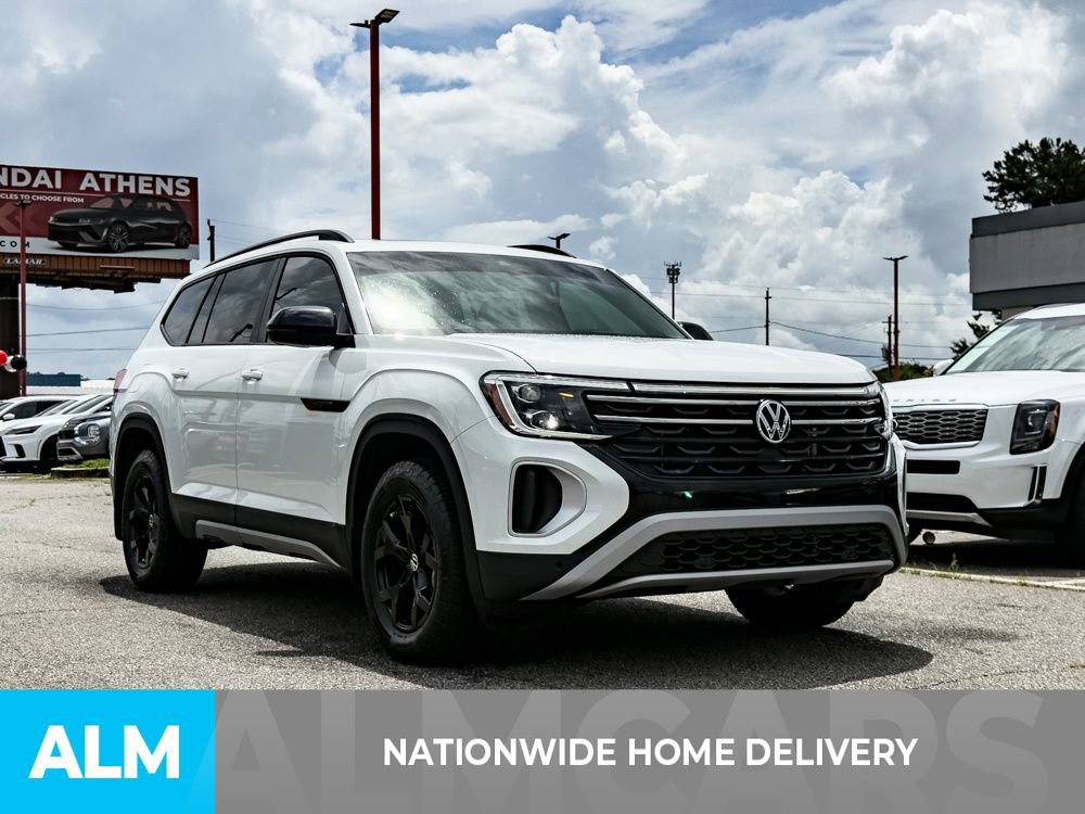 Used 2025 Volkswagen Atlas Peak Edition SE AWD/4WD image 4