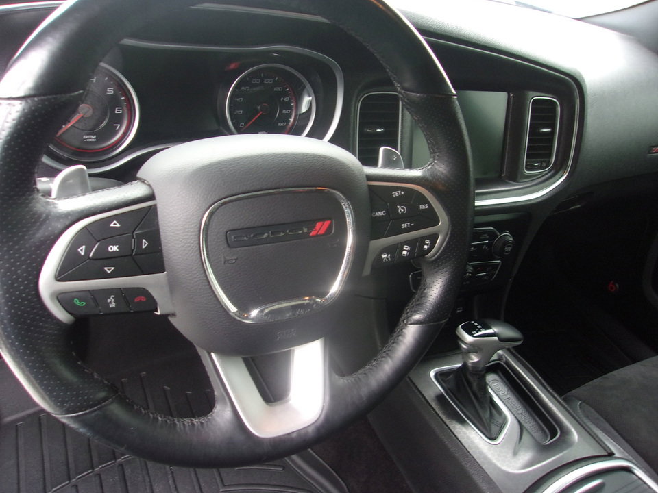 Used 2016 Dodge Charger R/T Scat Pack w/ Technology Group image 9