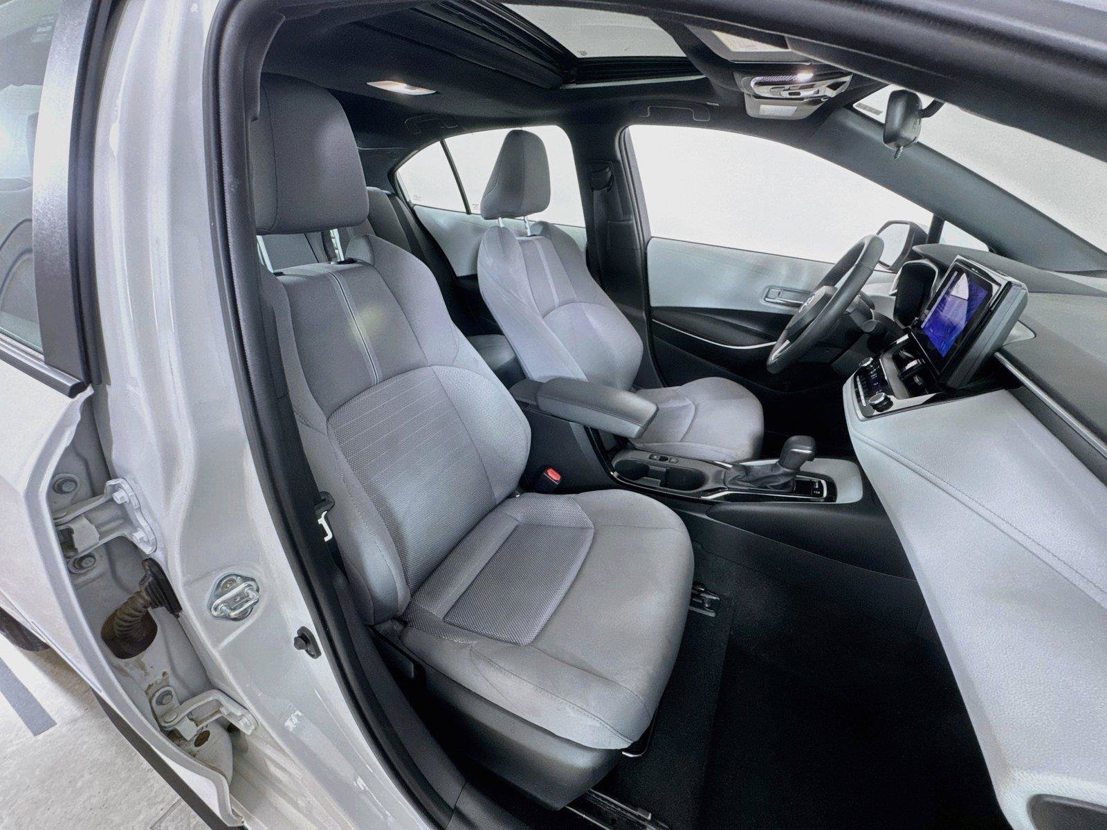 Used 2024 Toyota Corolla SE w/ SE Premium Package FWD image 27