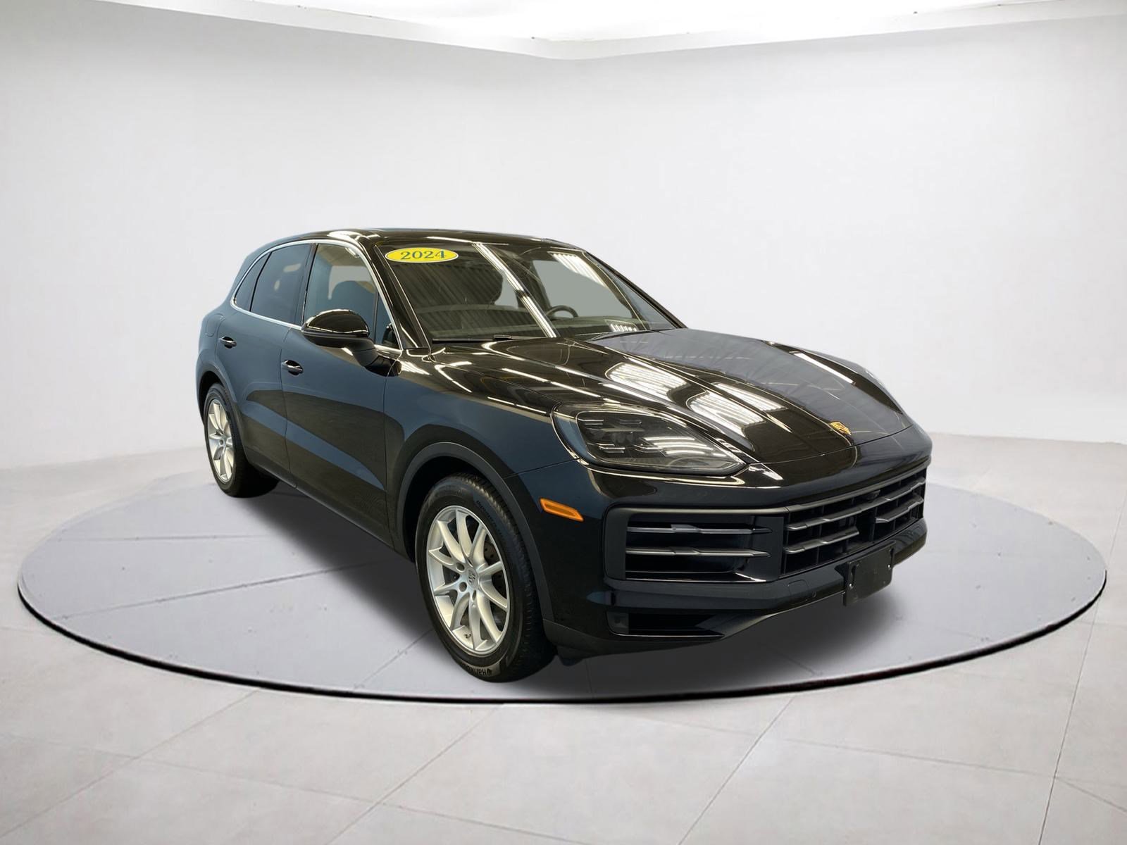 Used 2024 Porsche Cayenne image 1