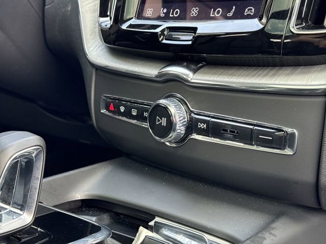 New 2025 Volvo XC60 B5 Plus w/ Protection Package Premier AWD/4WD image 35