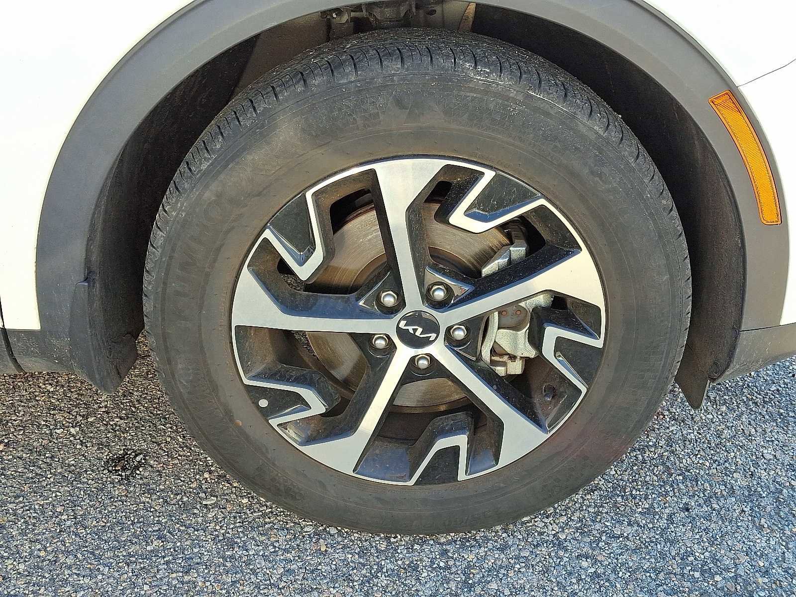 Used 2023 Kia Sportage EX image 6