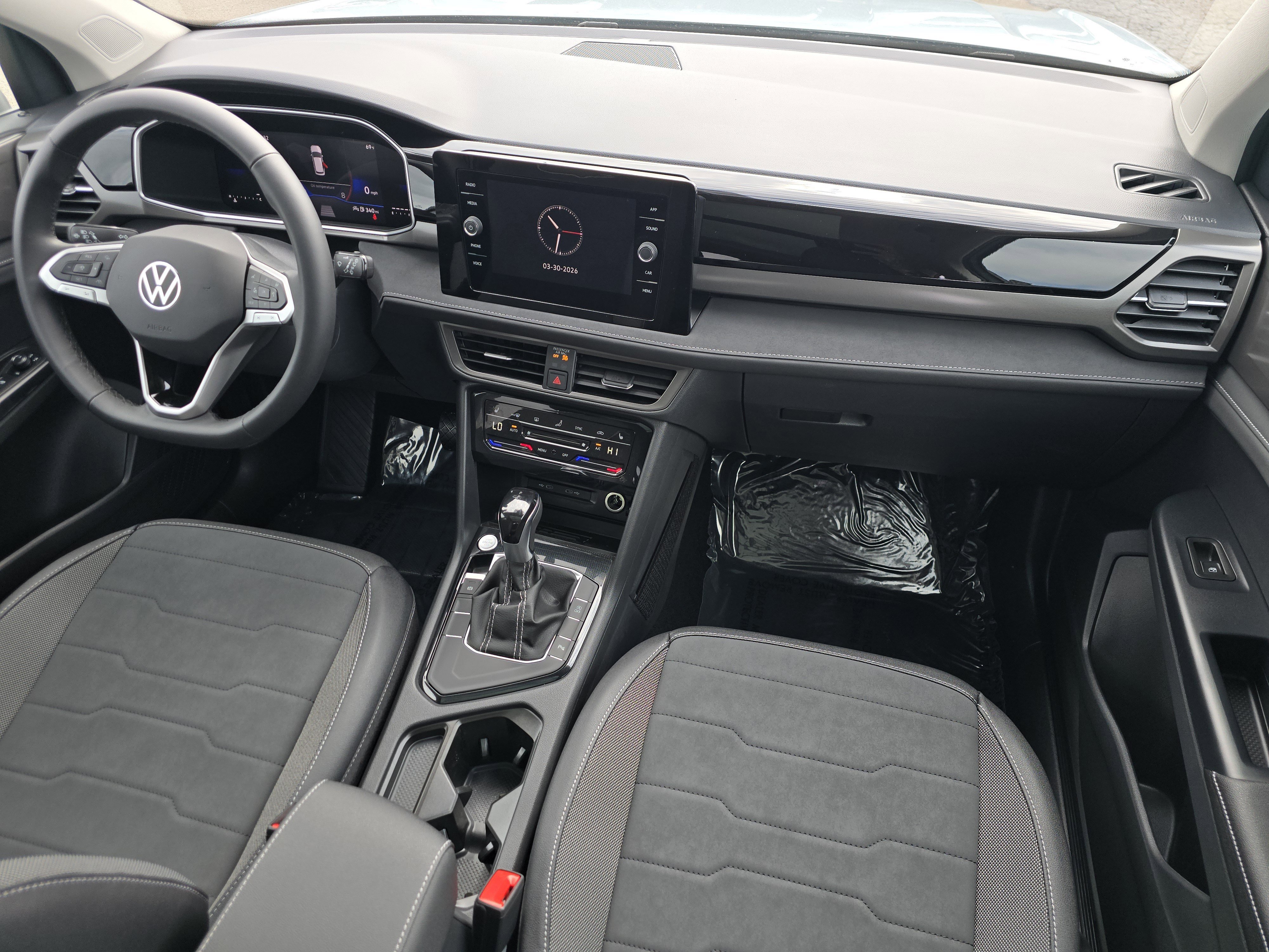 New 2026 Volkswagen Taos SE FWD image 17