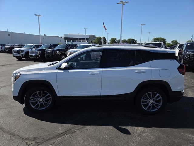 Used 2024 GMC Terrain SLT w/ Tech Package AWD/4WD image 21