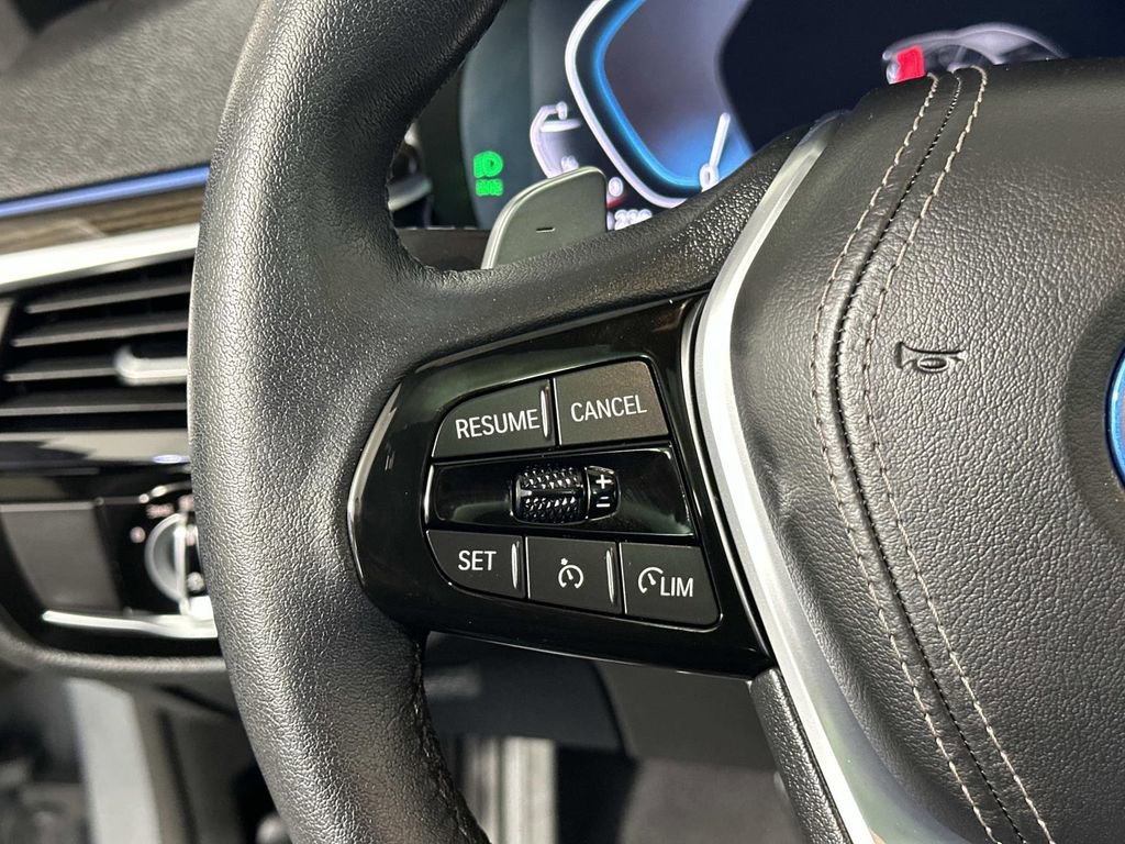 Used 2023 BMW 530e xDrive w/ Premium Package image 18