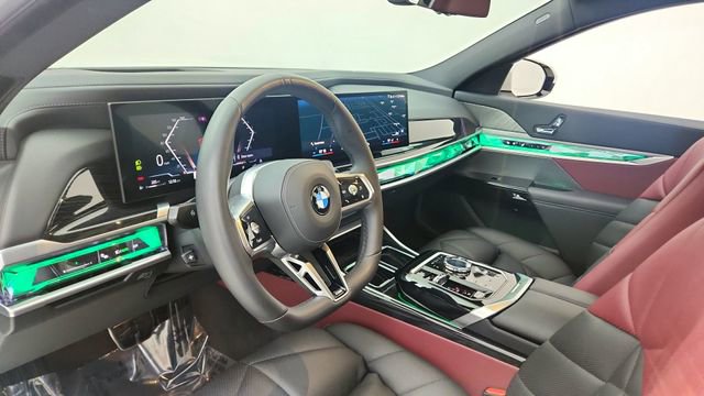 Used 2025 BMW 740i image 18