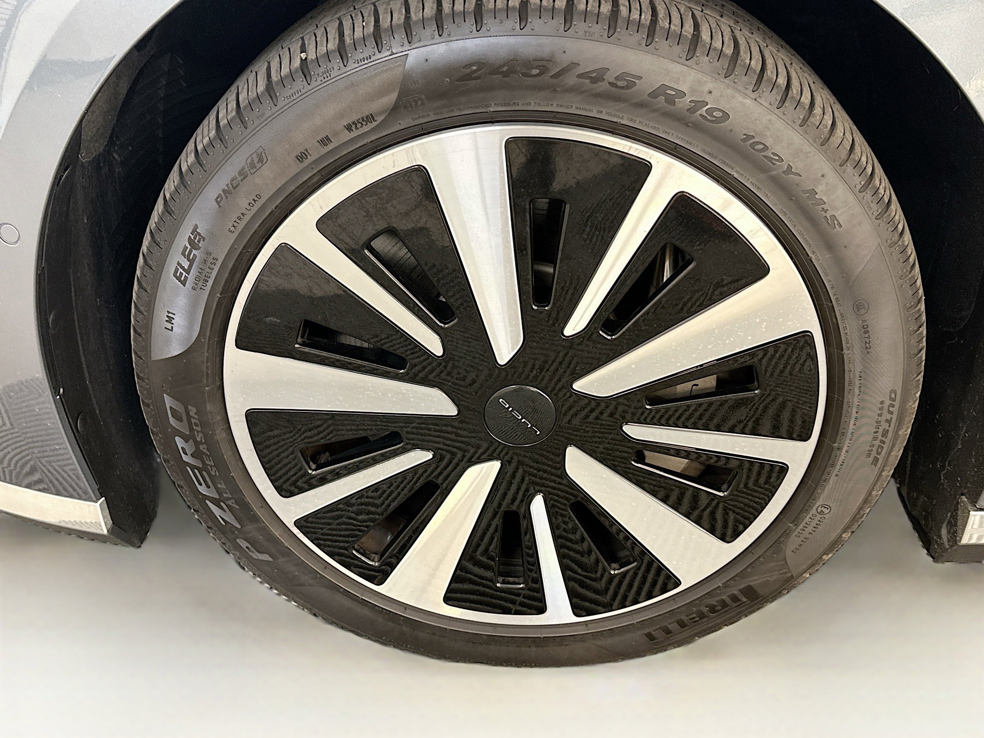 Used 2024 Lucid Air Touring image 11