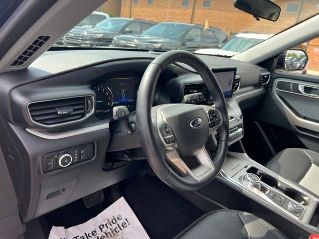 Certified 2023 Ford Explorer XLT w/ Equipment Group 202A AWD/4WD image 7