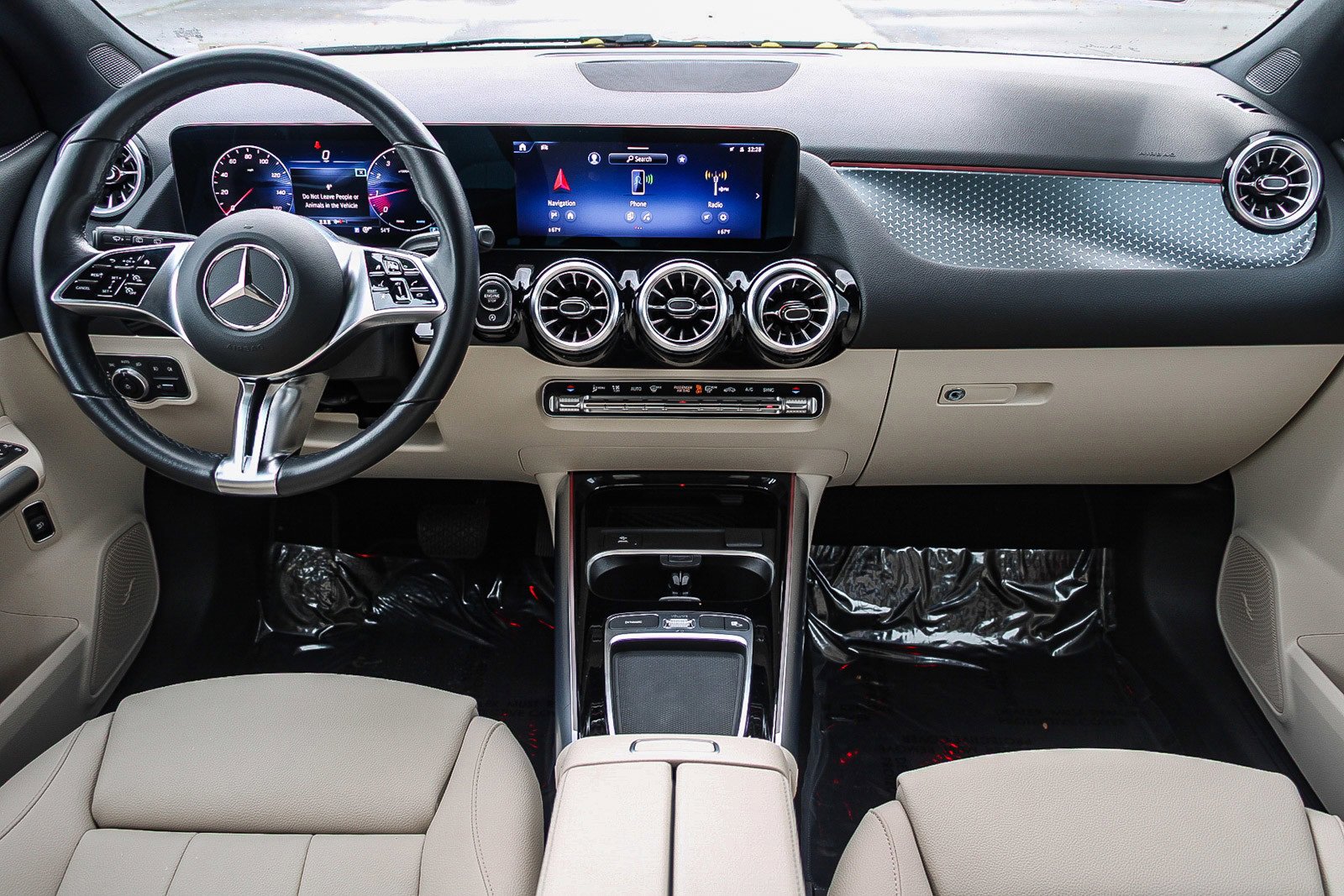 Certified 2025 Mercedes-Benz GLA 250 image 12