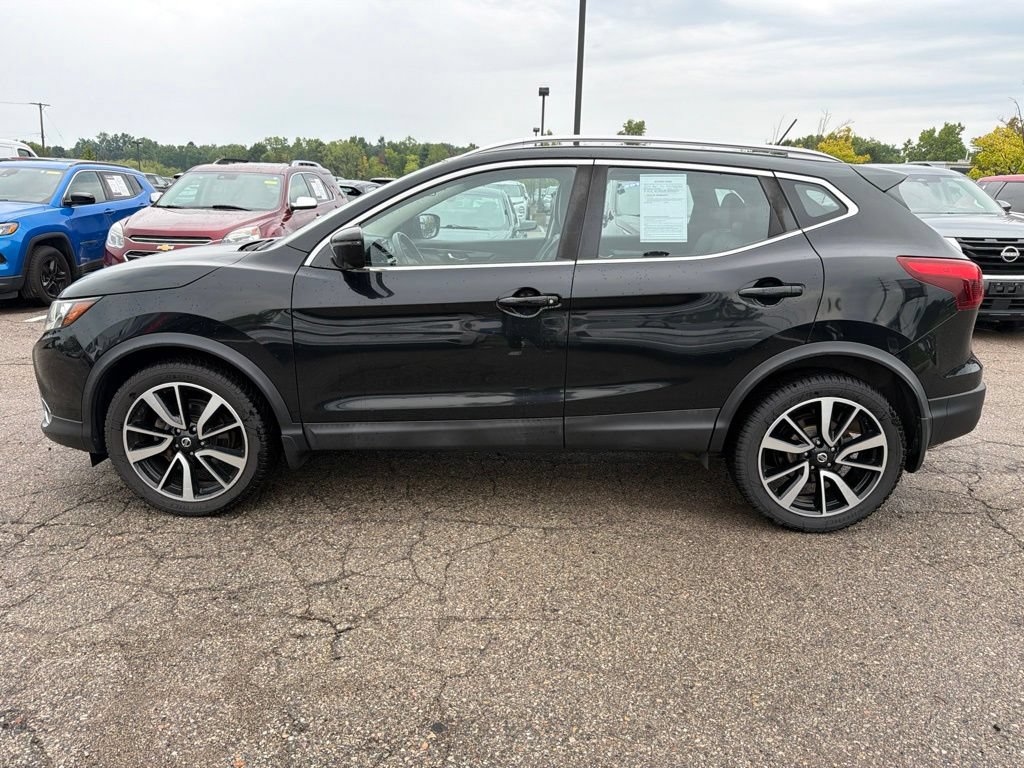 Used 2017 Nissan Rogue Sport SL w/ SL Premium Package AWD/4WD image 8