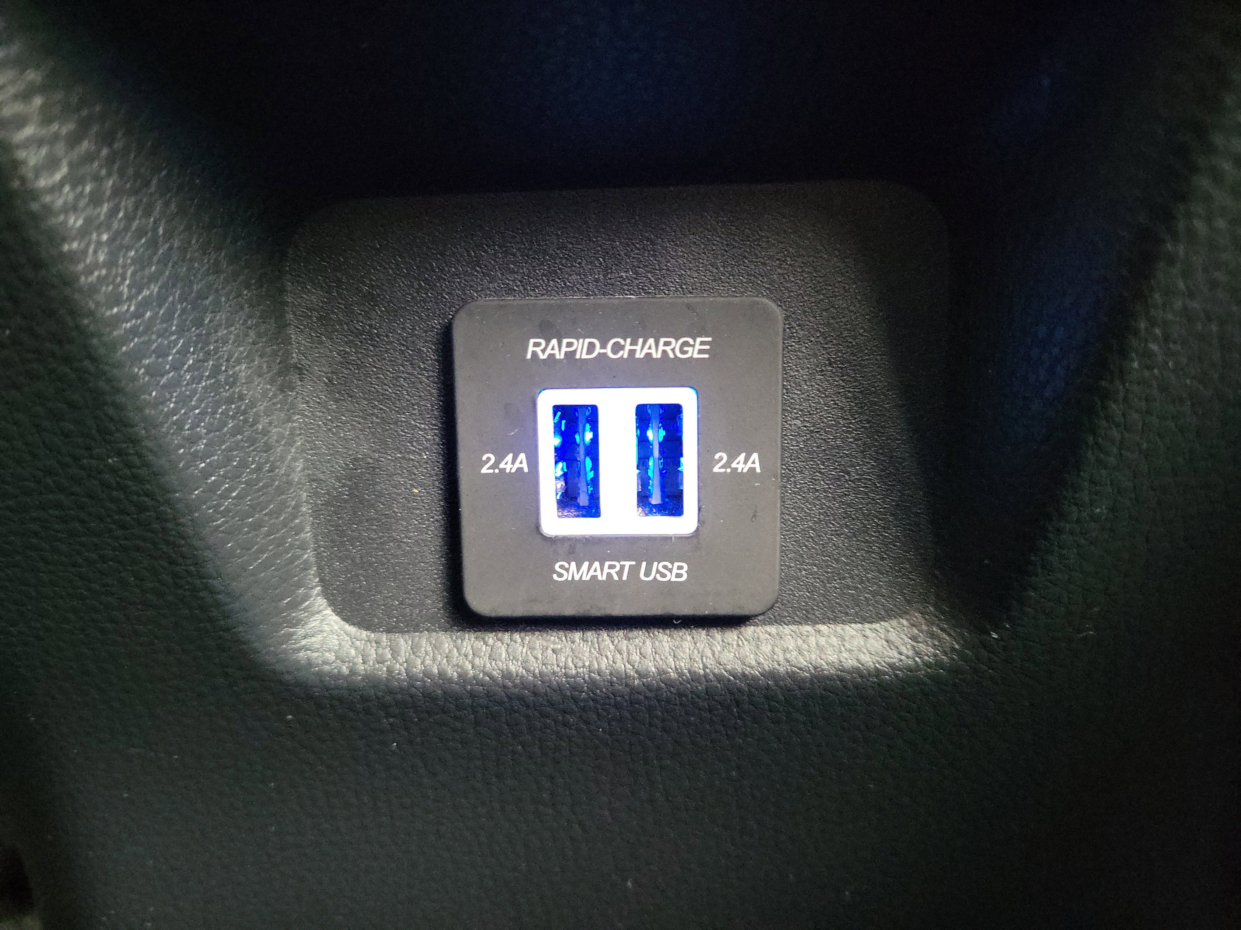 Used 2021 Toyota RAV4 LE image 13