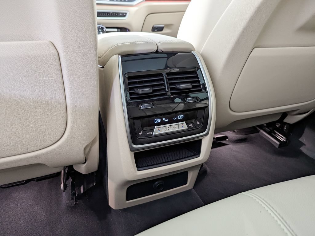Used 2022 BMW X5 xDrive40i w/ Premium Package AWD/4WD image 46