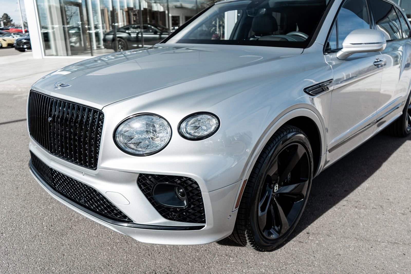 Used 2023 Bentley Bentayga Extended Wheelbase image 20