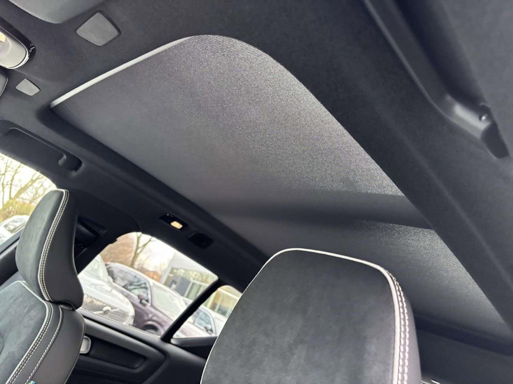 New 2026 Volvo XC40 B5 Ultra w/ Protection Package Premier image 24