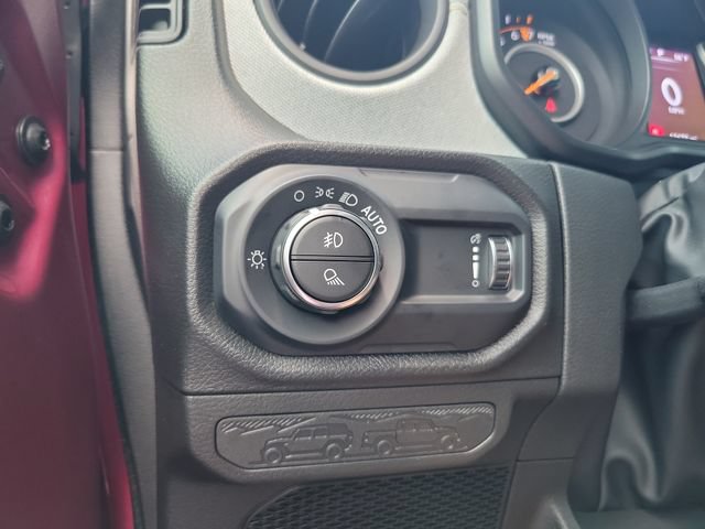 Used 2024 Jeep Gladiator Sport AWD/4WD image 28