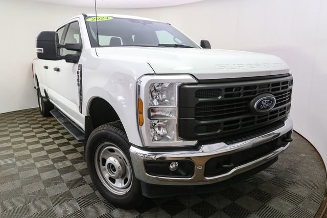 Used 2024 Ford F350 XL w/ FX4 Off-Road Package image 3